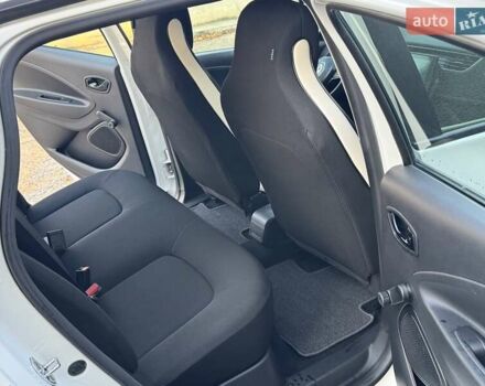 Білий Рено Зое, об'ємом двигуна 0 л та пробігом 115 тис. км за 10900 $, фото 13 на Automoto.ua