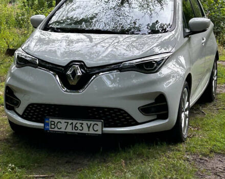 Белый Рено Зое, объемом двигателя 0 л и пробегом 66 тыс. км за 13800 $, фото 1 на Automoto.ua