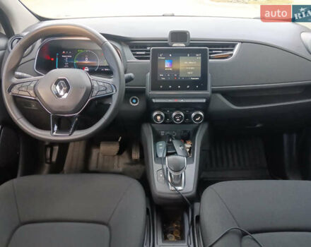 Белый Рено Зое, объемом двигателя 0 л и пробегом 39 тыс. км за 12000 $, фото 10 на Automoto.ua