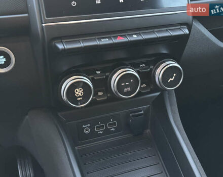 Белый Рено Зое, объемом двигателя 0 л и пробегом 29 тыс. км за 11999 $, фото 10 на Automoto.ua