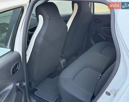 Білий Рено Зое, об'ємом двигуна 0 л та пробігом 115 тис. км за 10900 $, фото 12 на Automoto.ua