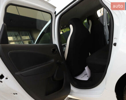 Белый Рено Зое, объемом двигателя 0 л и пробегом 19 тыс. км за 14400 $, фото 93 на Automoto.ua