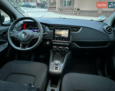 Белый Рено Зое, объемом двигателя 0 л и пробегом 26 тыс. км за 12200 $, фото 9 на Automoto.ua