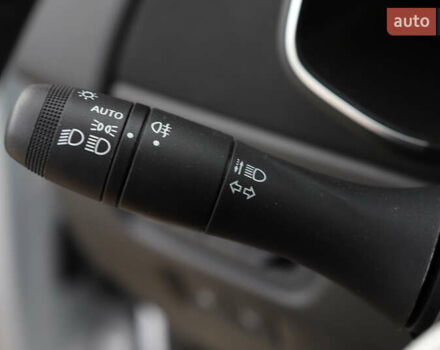 Белый Рено Зое, объемом двигателя 0 л и пробегом 19 тыс. км за 14400 $, фото 66 на Automoto.ua