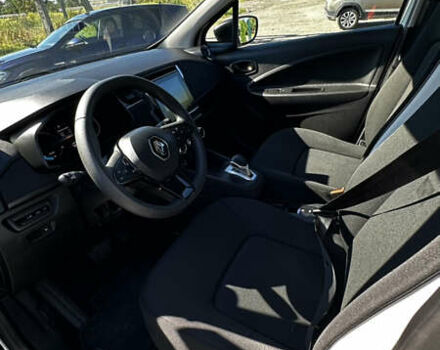Белый Рено Зое, объемом двигателя 0 л и пробегом 62 тыс. км за 13150 $, фото 27 на Automoto.ua