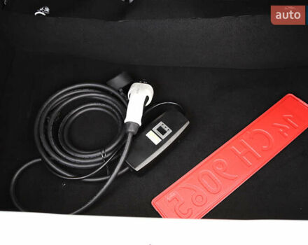 Белый Рено Зое, объемом двигателя 0 л и пробегом 19 тыс. км за 14400 $, фото 51 на Automoto.ua