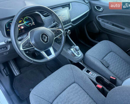 Белый Рено Зое, объемом двигателя 0 л и пробегом 69 тыс. км за 12900 $, фото 9 на Automoto.ua