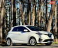 Белый Рено Зое, объемом двигателя 0 л и пробегом 40 тыс. км за 14200 $, фото 1 на Automoto.ua