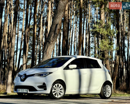 Белый Рено Зое, объемом двигателя 0 л и пробегом 40 тыс. км за 14200 $, фото 2 на Automoto.ua