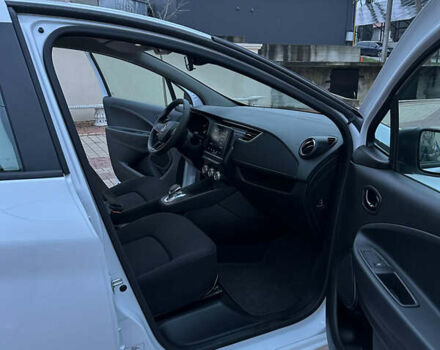 Белый Рено Зое, объемом двигателя 0 л и пробегом 26 тыс. км за 12200 $, фото 7 на Automoto.ua