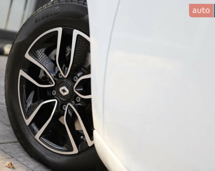 Белый Рено Зое, объемом двигателя 0 л и пробегом 19 тыс. км за 14400 $, фото 48 на Automoto.ua