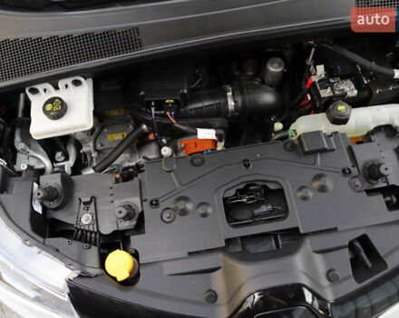 Белый Рено Зое, объемом двигателя 0 л и пробегом 19 тыс. км за 14400 $, фото 98 на Automoto.ua