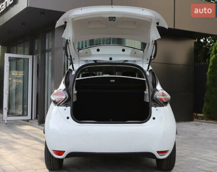 Белый Рено Зое, объемом двигателя 0 л и пробегом 19 тыс. км за 14400 $, фото 49 на Automoto.ua