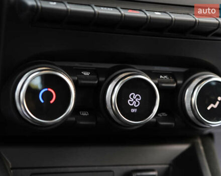 Белый Рено Зое, объемом двигателя 0 л и пробегом 19 тыс. км за 14400 $, фото 72 на Automoto.ua