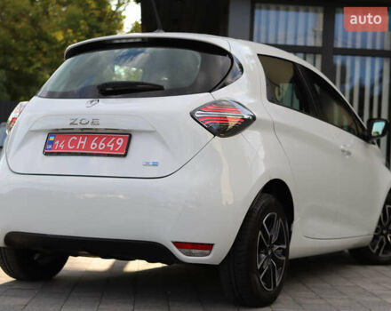 Белый Рено Зое, объемом двигателя 0 л и пробегом 19 тыс. км за 14400 $, фото 41 на Automoto.ua