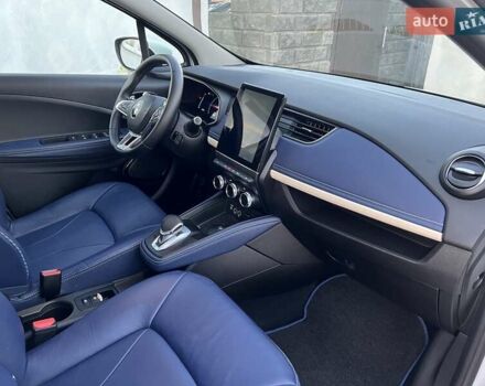 Белый Рено Зое, объемом двигателя 0 л и пробегом 49 тыс. км за 14900 $, фото 32 на Automoto.ua
