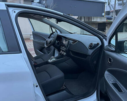 Белый Рено Зое, объемом двигателя 0 л и пробегом 26 тыс. км за 12200 $, фото 5 на Automoto.ua