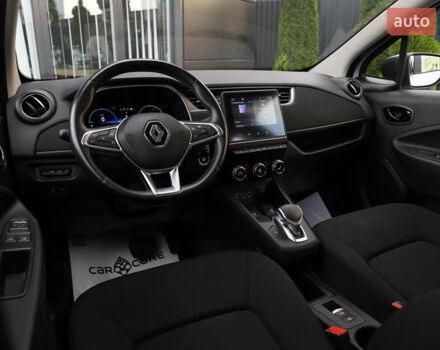 Белый Рено Зое, объемом двигателя 0 л и пробегом 19 тыс. км за 14400 $, фото 95 на Automoto.ua