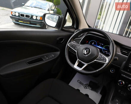 Белый Рено Зое, объемом двигателя 0 л и пробегом 19 тыс. км за 14400 $, фото 88 на Automoto.ua