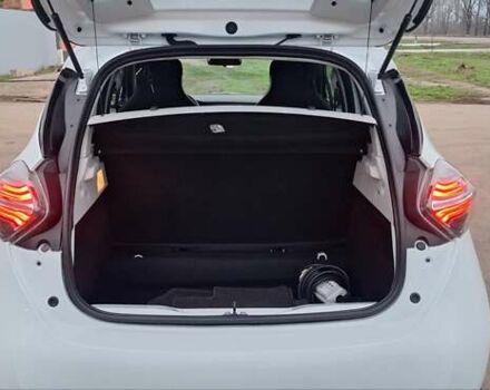 Белый Рено Зое, объемом двигателя 0 л и пробегом 54 тыс. км за 13900 $, фото 14 на Automoto.ua