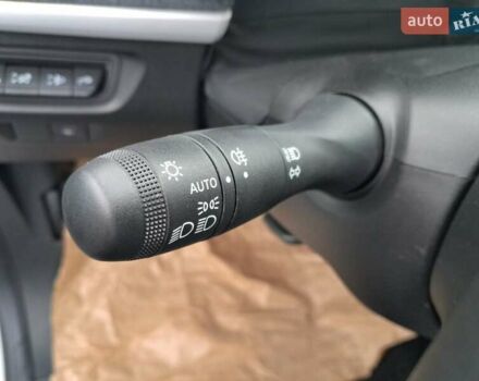 Білий Рено Зое, об'ємом двигуна 0 л та пробігом 12 тис. км за 14800 $, фото 75 на Automoto.ua