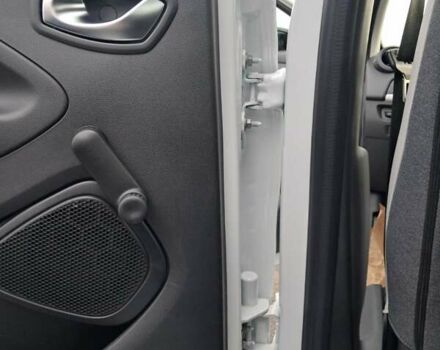 Білий Рено Зое, об'ємом двигуна 0 л та пробігом 12 тис. км за 14800 $, фото 5 на Automoto.ua