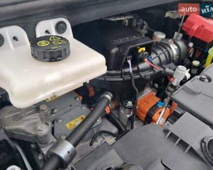 Білий Рено Зое, об'ємом двигуна 0 л та пробігом 12 тис. км за 14800 $, фото 100 на Automoto.ua