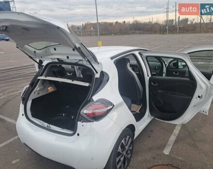 Білий Рено Зое, об'ємом двигуна 0 л та пробігом 12 тис. км за 14800 $, фото 111 на Automoto.ua