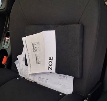 Белый Рено Зое, объемом двигателя 0 л и пробегом 54 тыс. км за 13900 $, фото 88 на Automoto.ua