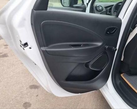 Белый Рено Зое, объемом двигателя 0 л и пробегом 54 тыс. км за 13900 $, фото 53 на Automoto.ua