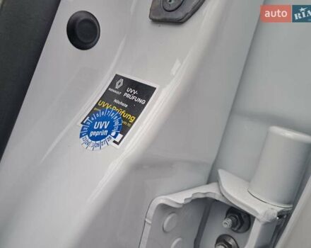Білий Рено Зое, об'ємом двигуна 0 л та пробігом 12 тис. км за 14800 $, фото 6 на Automoto.ua