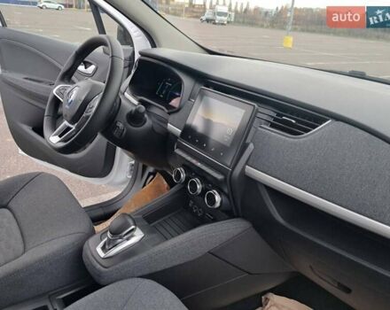 Білий Рено Зое, об'ємом двигуна 0 л та пробігом 12 тис. км за 14800 $, фото 41 на Automoto.ua