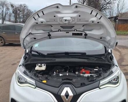 Белый Рено Зое, объемом двигателя 0 л и пробегом 54 тыс. км за 13900 $, фото 21 на Automoto.ua