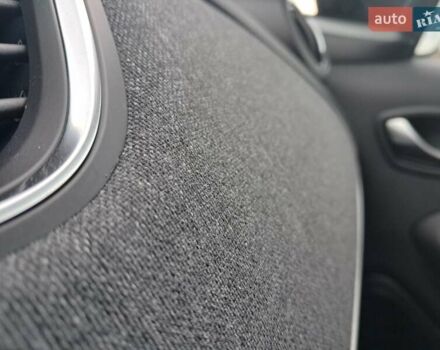 Білий Рено Зое, об'ємом двигуна 0 л та пробігом 12 тис. км за 14800 $, фото 65 на Automoto.ua