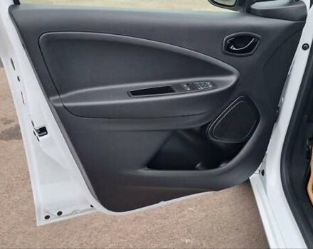 Белый Рено Зое, объемом двигателя 0 л и пробегом 54 тыс. км за 13900 $, фото 45 на Automoto.ua