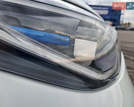 Білий Рено Зое, об'ємом двигуна 0 л та пробігом 12 тис. км за 14800 $, фото 94 на Automoto.ua