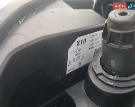 Білий Рено Зое, об'ємом двигуна 0 л та пробігом 12 тис. км за 14800 $, фото 102 на Automoto.ua