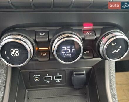 Білий Рено Зое, об'ємом двигуна 0 л та пробігом 12 тис. км за 14800 $, фото 69 на Automoto.ua