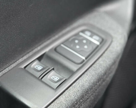 Белый Рено Зое, объемом двигателя 0 л и пробегом 71 тыс. км за 12700 $, фото 9 на Automoto.ua