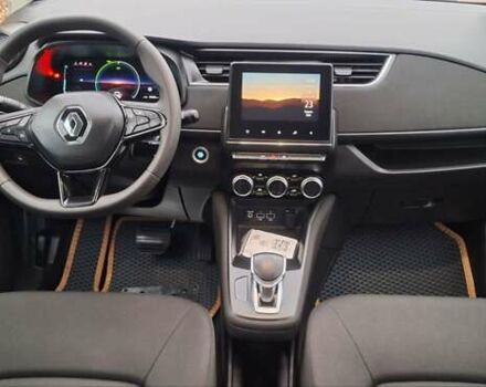 Белый Рено Зое, объемом двигателя 0 л и пробегом 54 тыс. км за 13900 $, фото 12 на Automoto.ua