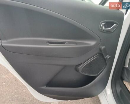 Білий Рено Зое, об'ємом двигуна 0 л та пробігом 12 тис. км за 14800 $, фото 54 на Automoto.ua