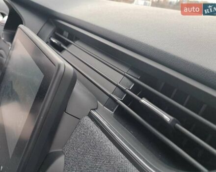 Білий Рено Зое, об'ємом двигуна 0 л та пробігом 12 тис. км за 14800 $, фото 24 на Automoto.ua