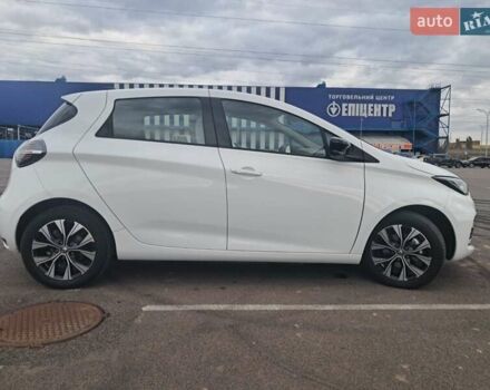 Білий Рено Зое, об'ємом двигуна 0 л та пробігом 12 тис. км за 14800 $, фото 125 на Automoto.ua