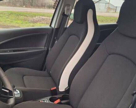 Белый Рено Зое, объемом двигателя 0 л и пробегом 54 тыс. км за 13900 $, фото 41 на Automoto.ua