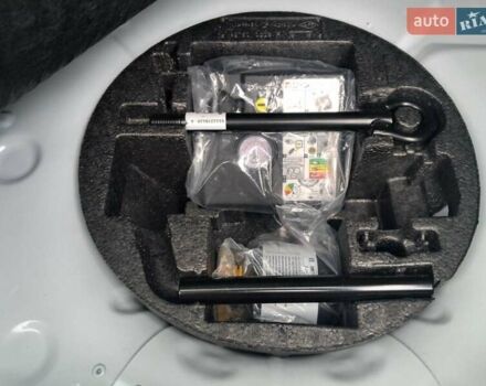 Білий Рено Зое, об'ємом двигуна 0 л та пробігом 12 тис. км за 14800 $, фото 44 на Automoto.ua