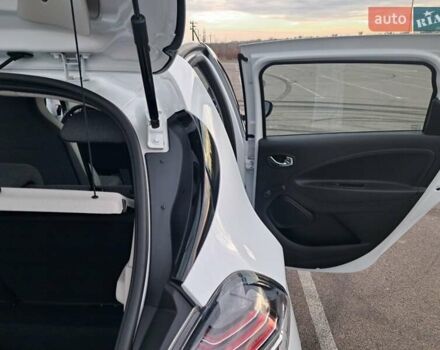 Білий Рено Зое, об'ємом двигуна 0 л та пробігом 12 тис. км за 14800 $, фото 45 на Automoto.ua