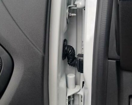 Білий Рено Зое, об'ємом двигуна 0 л та пробігом 12 тис. км за 14800 $, фото 8 на Automoto.ua