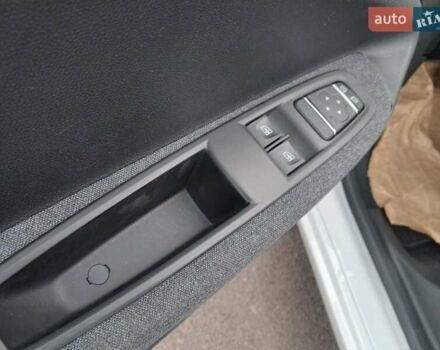 Білий Рено Зое, об'ємом двигуна 0 л та пробігом 12 тис. км за 14800 $, фото 82 на Automoto.ua