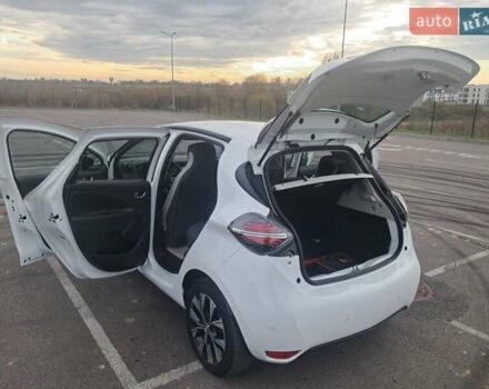 Білий Рено Зое, об'ємом двигуна 0 л та пробігом 12 тис. км за 14800 $, фото 113 на Automoto.ua