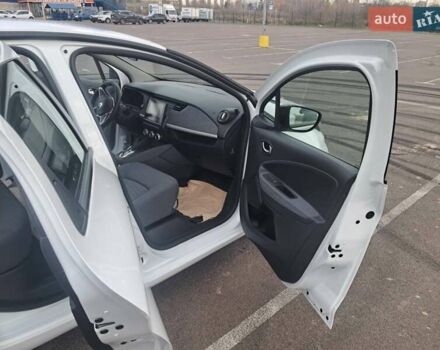 Білий Рено Зое, об'ємом двигуна 0 л та пробігом 12 тис. км за 14800 $, фото 110 на Automoto.ua